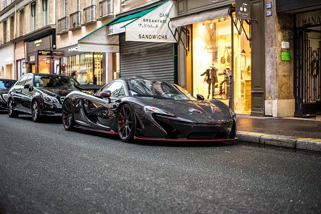 černý McLaren